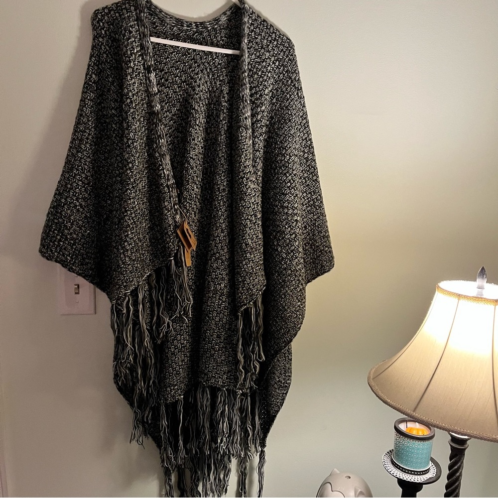 NEW Justin & Taylor Multi wear shawl wrap